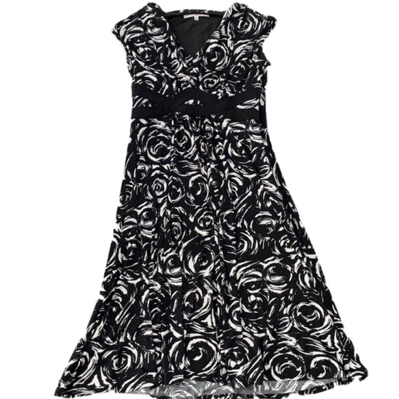 Evan Picone Dresses & Skirts - Vintage 90’s Evan Picone Black & White Floral Dress